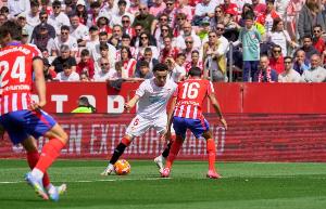 西媒：塞维利亚边锋巴尔加斯腿筋受伤，预计伤缺4-6周&amp;赛季报销